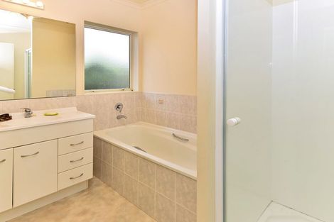 Photo of property in 21 Emmerdale Avenue, Papakura, 2110