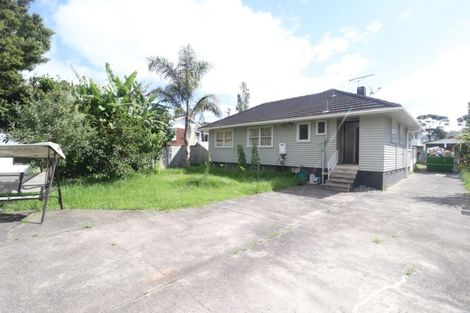 Photo of property in 4 La Rosa Street, Green Bay, Auckland, 0604