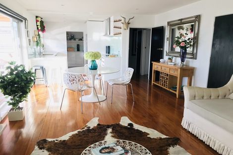 Photo of property in 32 Orams Road, Hillpark, Auckland, 2102