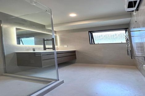 Photo of property in 11 Felicity Place, Unsworth Heights, Auckland, 0632