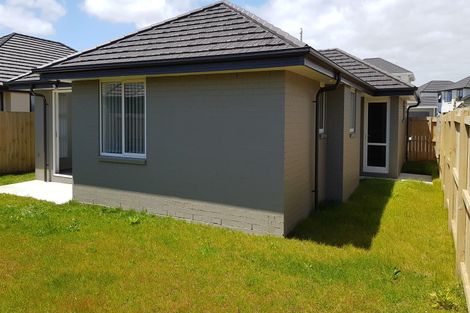 Photo of property in 8 Ketu Way, Takanini, 2112