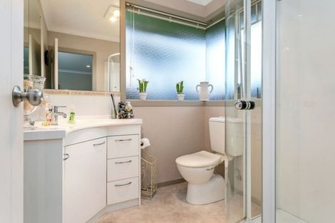 Photo of property in 12 Cooper Crescent, Cambridge, 3434