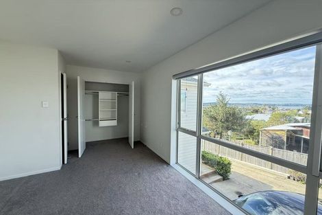 Photo of property in 142b Luckens Road, West Harbour, Auckland, 0618