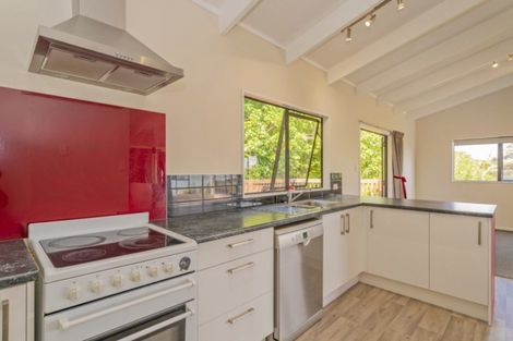 Photo of property in 4 Puriri Place, Whitianga, 3510