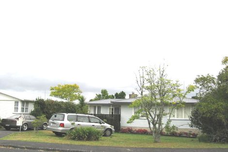 Photo of property in 14 Wylie Avenue, Sunnynook, Auckland, 0620