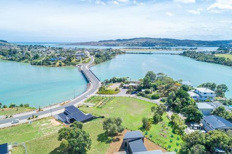 Photo of property in 5 Rangitahi Road, Raglan, 3225