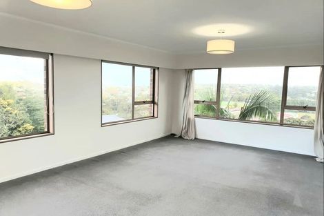 Photo of property in 27 Noeleen Street, Glenfield, Auckland, 0629