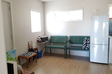 Photo of property in 254 Glamorgan Drive, Northcross, Auckland, 0630