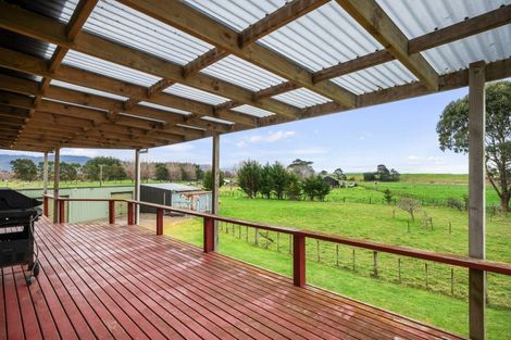 Photo of property in 421 Muhunoa West Road, Ohau, Levin, 5570