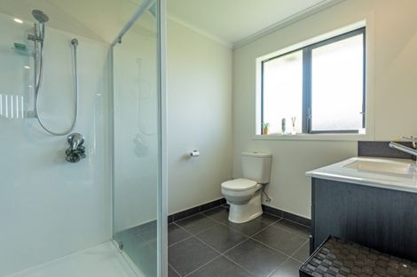 Photo of property in 191 Pacific Drive, Fitzherbert, Palmerston North, 4410