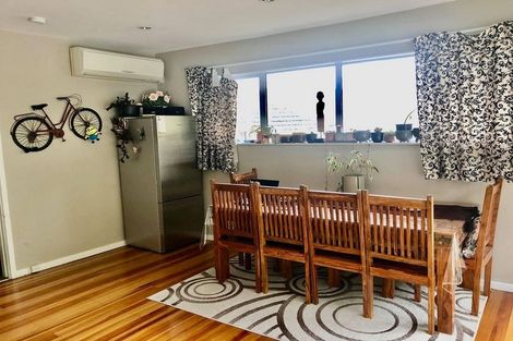 Photo of property in 11 Morgan Place, Tawa, Wellington, 5028