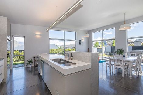 Photo of property in 48 Minaret Ridge, Wanaka, 9305
