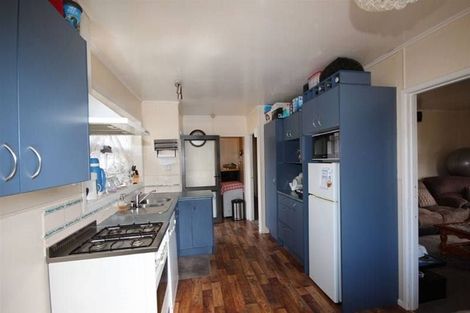 Photo of property in 16 Coburg Street, Henderson, Auckland, 0612