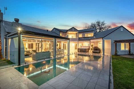 Photo of property in 90 Roland Road, Greenhithe, Auckland, 0632