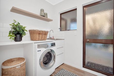 Photo of property in 20a Seaview Road, Otumoetai, Tauranga, 3110