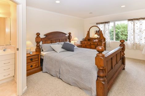 Photo of property in 21 Emmerdale Avenue, Papakura, 2110