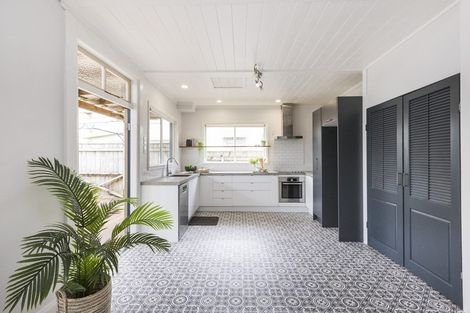 Photo of property in 31 Frederick Street, Terrace End, Palmerston North, 4410