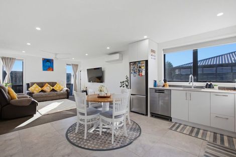 Photo of property in 10 Inaka Place, Poike, Tauranga, 3112