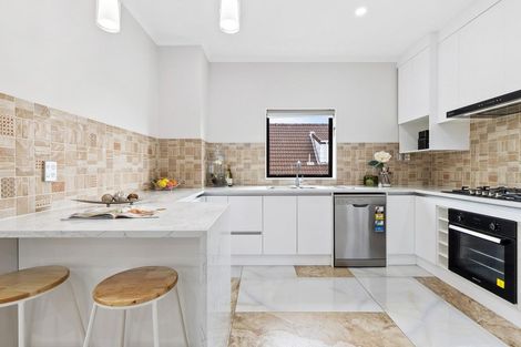 Photo of property in 4225a Great North Road, Glendene, Auckland, 0602