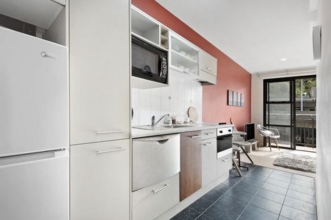 Photo of property in Atrium Towers, 1n/154 The Terrace, Wellington Central, Wellington, 6011