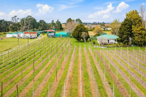 Photo of property in 51 Smith Road, Kumeu, 0891