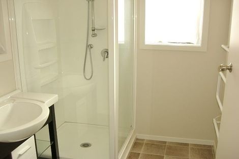 Photo of property in 1/9-11 Masterton Road, Rothesay Bay, Auckland, 0630