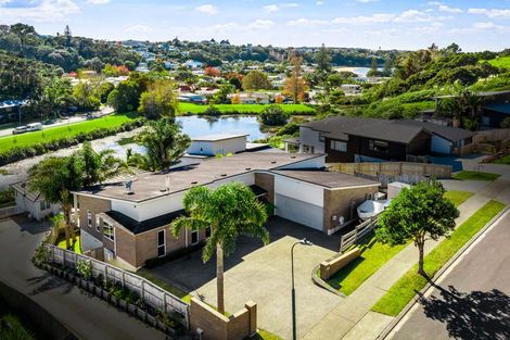 Photo of property in 15 Hawaiian Parade, Arkles Bay, Whangaparaoa, 0932