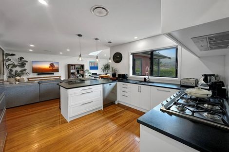 Photo of property in 45 Heretaunga Square, Silverstream, Upper Hutt, 5019