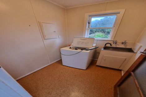 Photo of property in 12 Huntingdon Street, Northland, Wellington, 6012