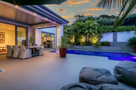 Photo of property in 58a Peter Terrace, Castor Bay, Auckland, 0620
