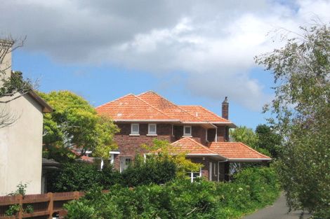 Photo of property in 29 Stanley Point Road, Stanley Point, Auckland, 0624