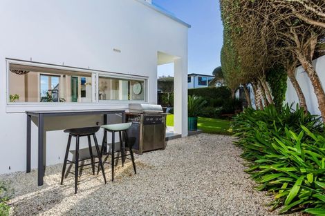 Photo of property in 223a Hurstmere Road, Takapuna, Auckland, 0622