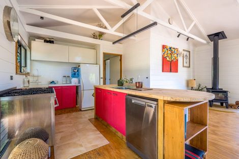 Photo of property in 32 Ocean Road, Surfdale, Waiheke Island, 1081