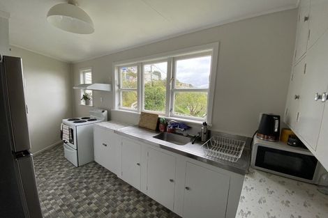 Photo of property in 2b Garden Road, Northland, Wellington, 6012