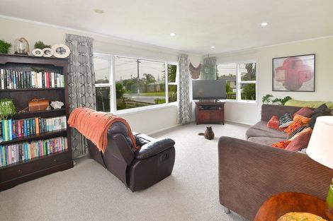 Photo of property in 1/108 Parkhurst Road, Parakai, 0830