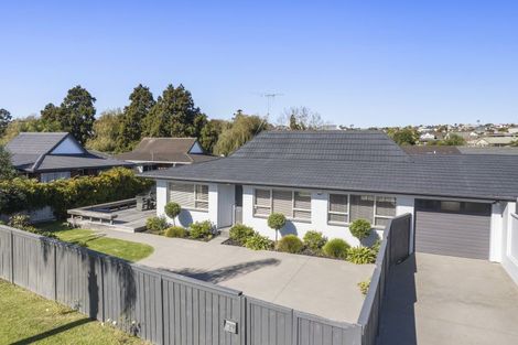 Photo of property in 1/15 Vivian Wilson Drive, Eastern Beach, Auckland, 2012