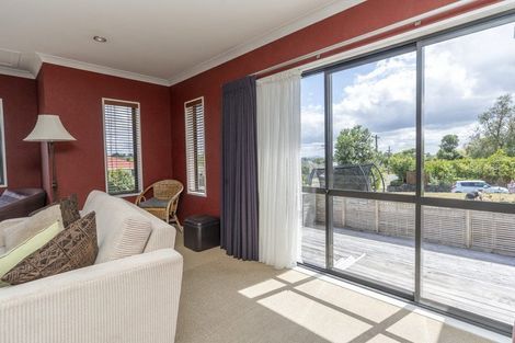 Photo of property in 2 Thomson Avenue, Dinsdale, Hamilton, 3204