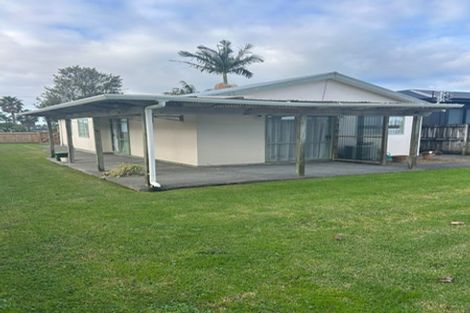 Photo of property in 1/8 Holman Road, Te Atatu Peninsula, Auckland, 0610