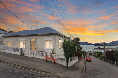 Photo of property in 29 Ripon Street, Lyttelton, 8082