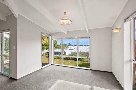 Photo of property in 3/66 Waiwaka Terrace, Strandon, New Plymouth, 4312