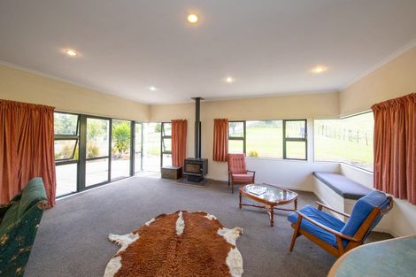 Photo of property in 137 Knorp Street, Halcombe, Feilding, 4779