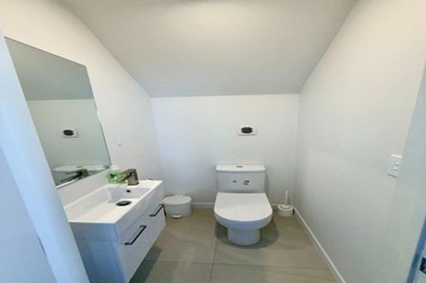 Photo of property in 9 Korowha Place, New Lynn, Auckland, 0600