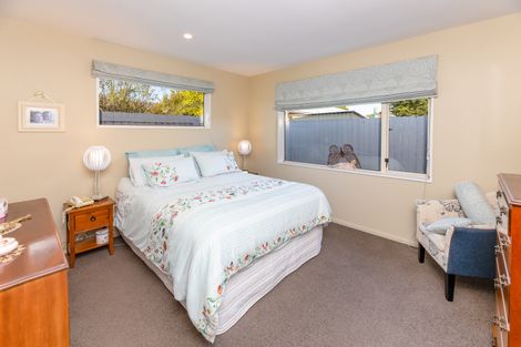 Photo of property in 1/4 Daniels Road, Redwood, Christchurch, 8051