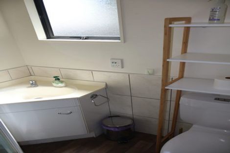 Photo of property in 15a Beresford Street, Bayswater, Auckland, 0622