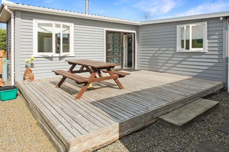Photo of property in 15 Roore Street, Foxton Beach, Foxton, 4815