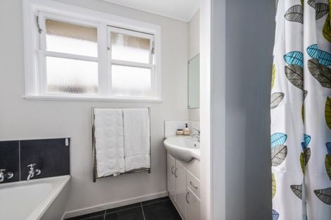 Photo of property in 9 Oregon Drive, Maoribank, Upper Hutt, 5018