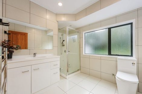 Photo of property in 9 Grimshaw Place, Henderson, Auckland, 0612