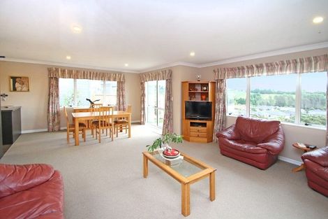 Photo of property in 94 Oteki Park Drive, Welcome Bay, Tauranga, 3112