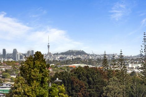 Photo of property in 1/11 Cassia Place, Sunnynook, Auckland, 0620