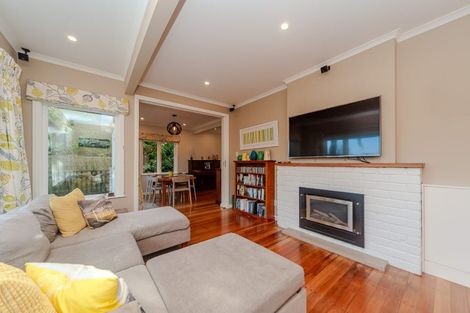 Photo of property in 25 Nicholson Road, Khandallah, Wellington, 6035